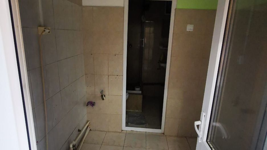 De inchiriat casa cu 2 camere, strada Romana, 320 euro - Poză 3