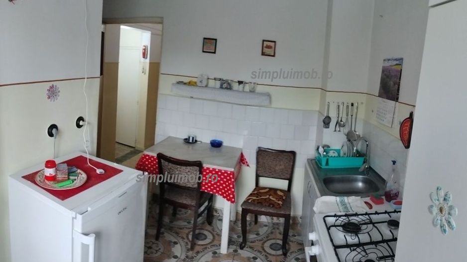 Metrou 1 Decembrie Apartament 2 Camere Decomandat Etaj 1/4 - Poză 4
