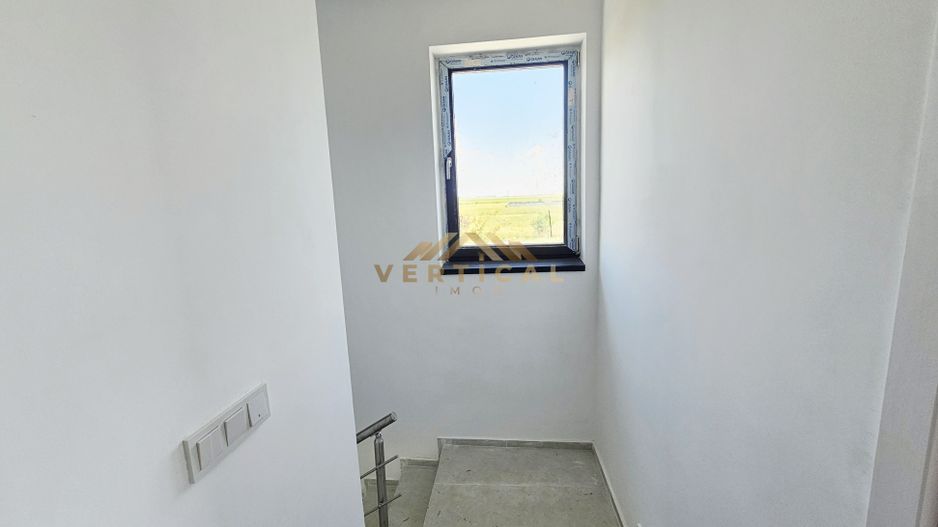 Vila 4 camere in centrul comunei Berceni - Poză 14