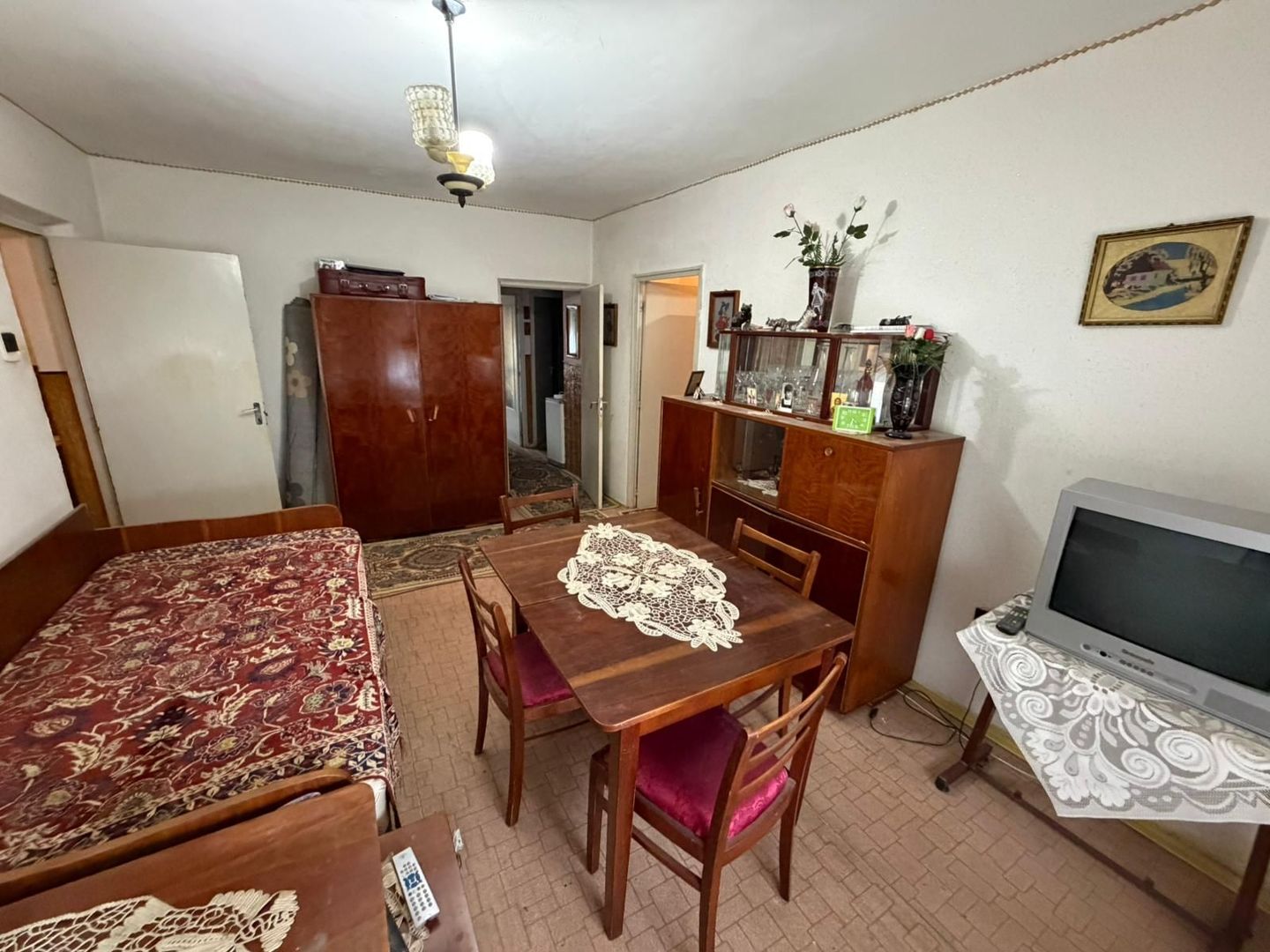 Apartament 4 camere, etaj 3 - Cugir - Poză 2