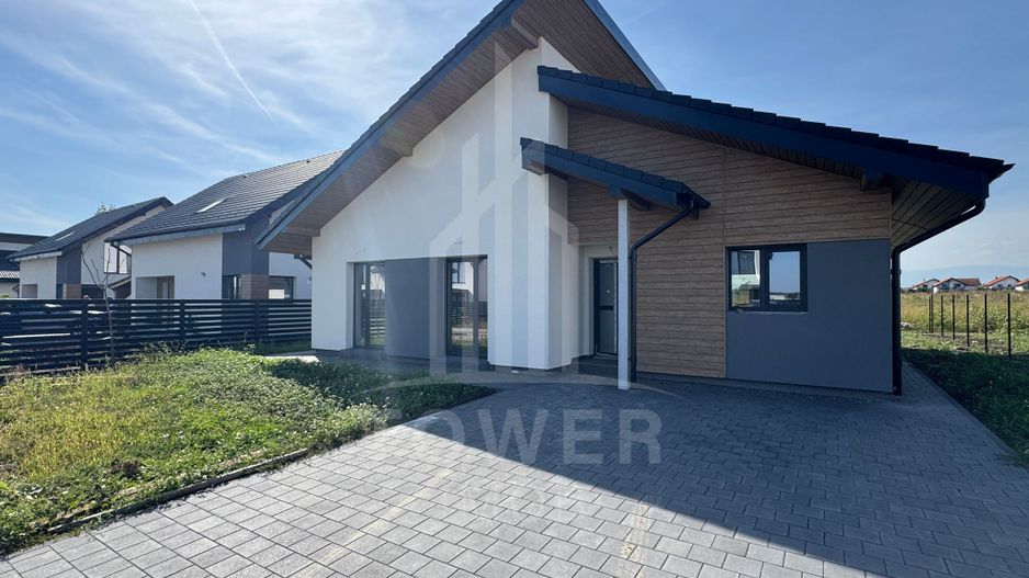 Casă pe un singur nivel INDEPENDENTĂ ENERGETIC - Cartier NOU - Poză 1