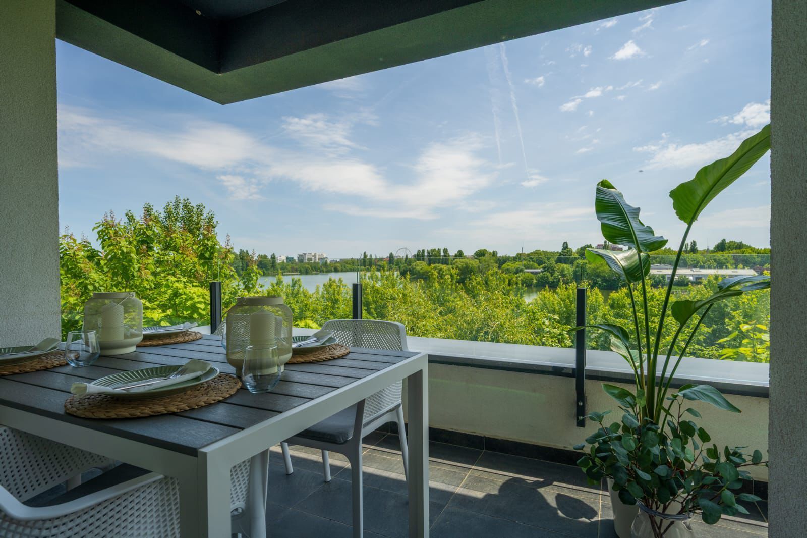 3 camere | 2 locuri parcare | boxa Laguna Residence - Poză 1