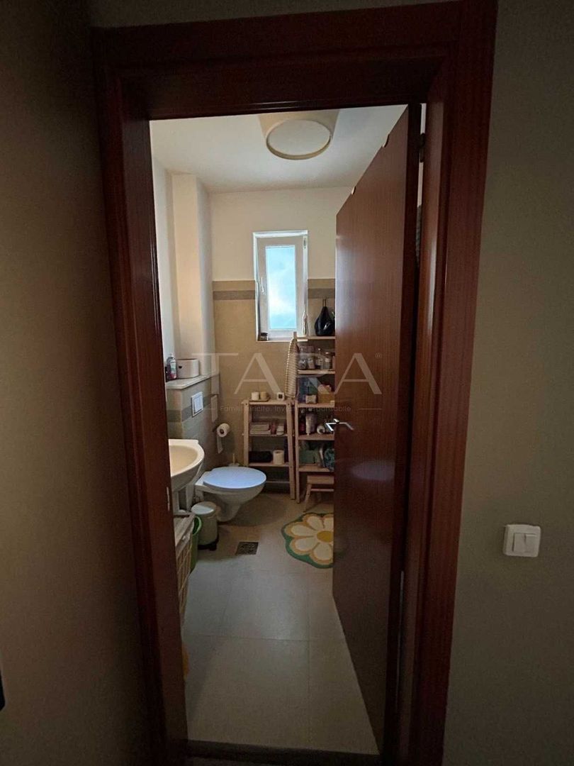 Apartament cu 2 camere, demisol înalt, cu balcon și parcare. - Poză 7