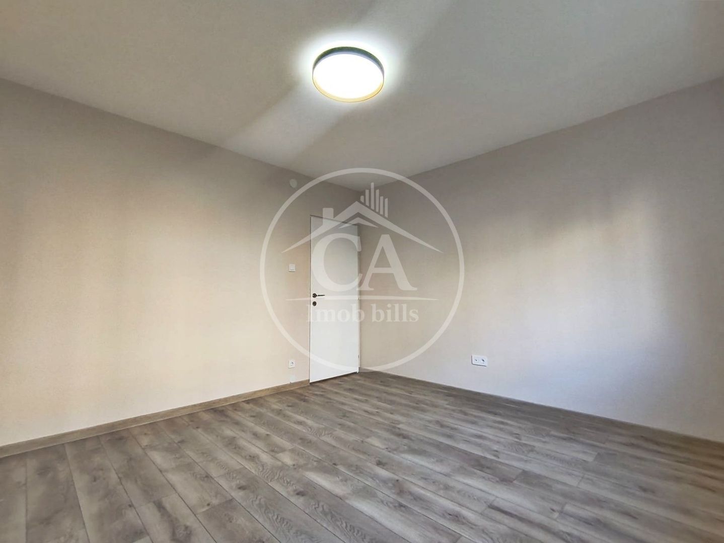 Apartament de vânzare cu 1 camere în zona Rogerius, Oradea - Poză 3