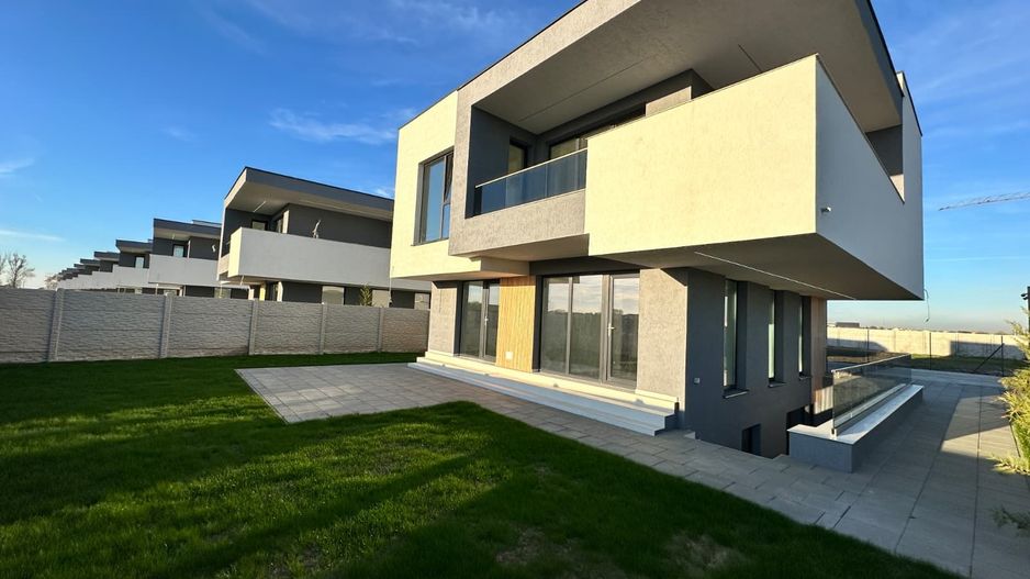 CASE INDIVIDUALE - 6 CAMERE, GARAJ, PANOURI SOLARE, COMISION 0% - Poză 1