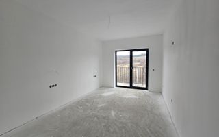 Casa Sibiu, Poplaca 4 camere, 3 bai, terasa si curte NOU - Poză 16