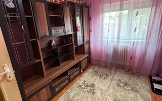 Apartament cu 3 camere de vanzare în Cugir - Poză 2