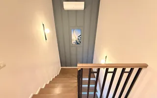 Casa moderna si cocheta. Locatie excelenta. Curte amenajata. Loc de parcare. - Poză 14