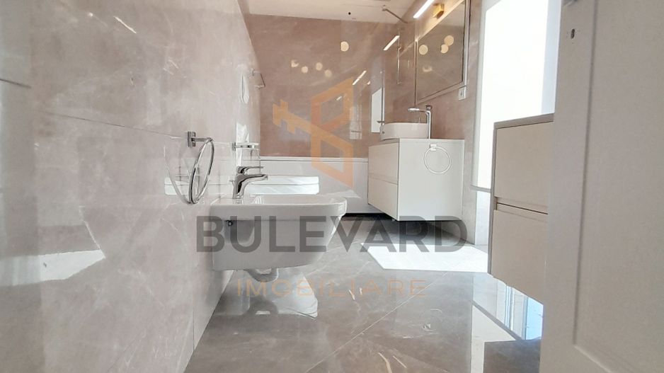 Penthouse de lux 150 mp utili + 200 mp terasa + 2 parcari subterane - Poză 5