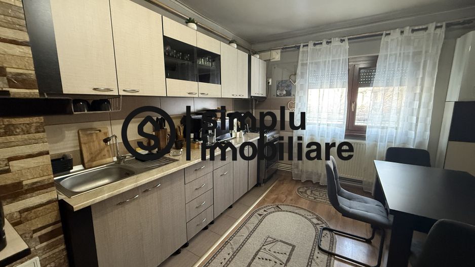 Apartament 3 camere decomandat - Poză 3