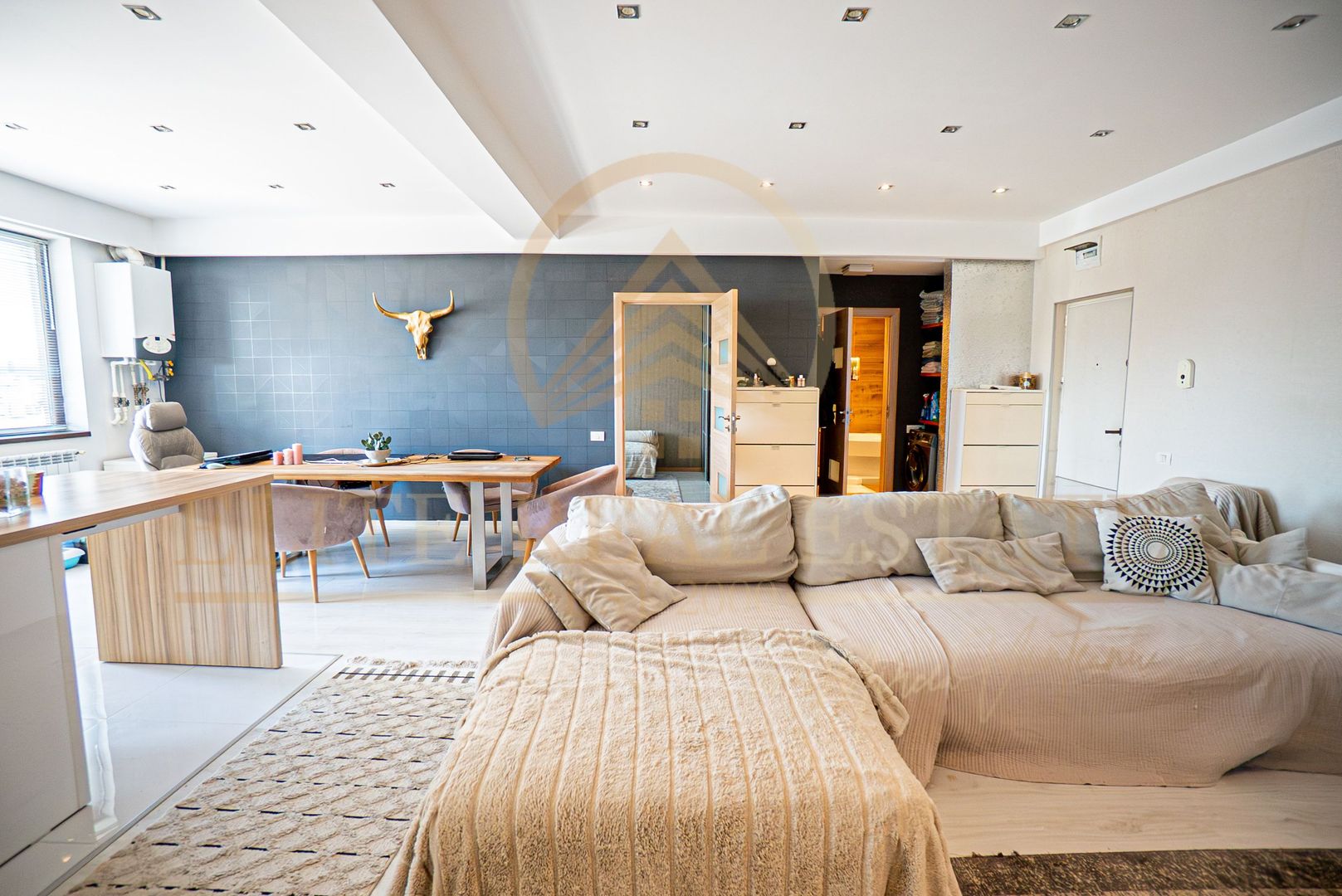 Apartament 3 camere Palazu Mare – 121 mp cu vedere la lac si parcare - Poză 2