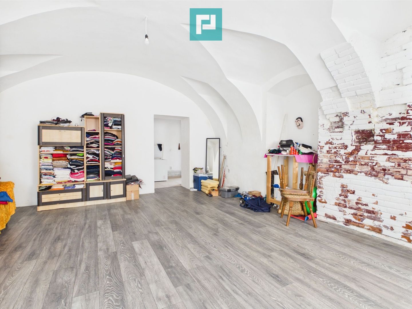 Casă cu 6 camere în zona Central - Poză 14