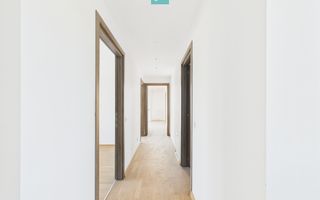 Casă modernă cu 3 dormitoare și curte spațioasă în Corbeanca - Poză 9