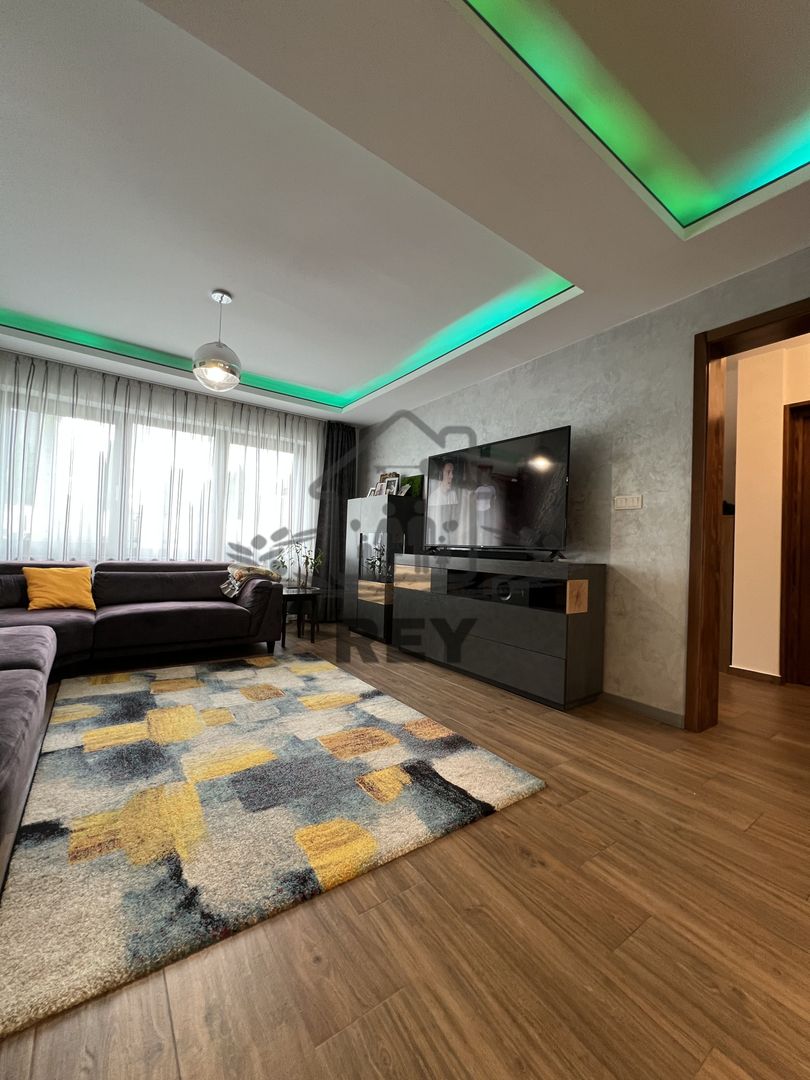 Casă de tip triplex la vânzare 6 camere /Șelimbăr /Secția 1 de Poliție - Poză 18