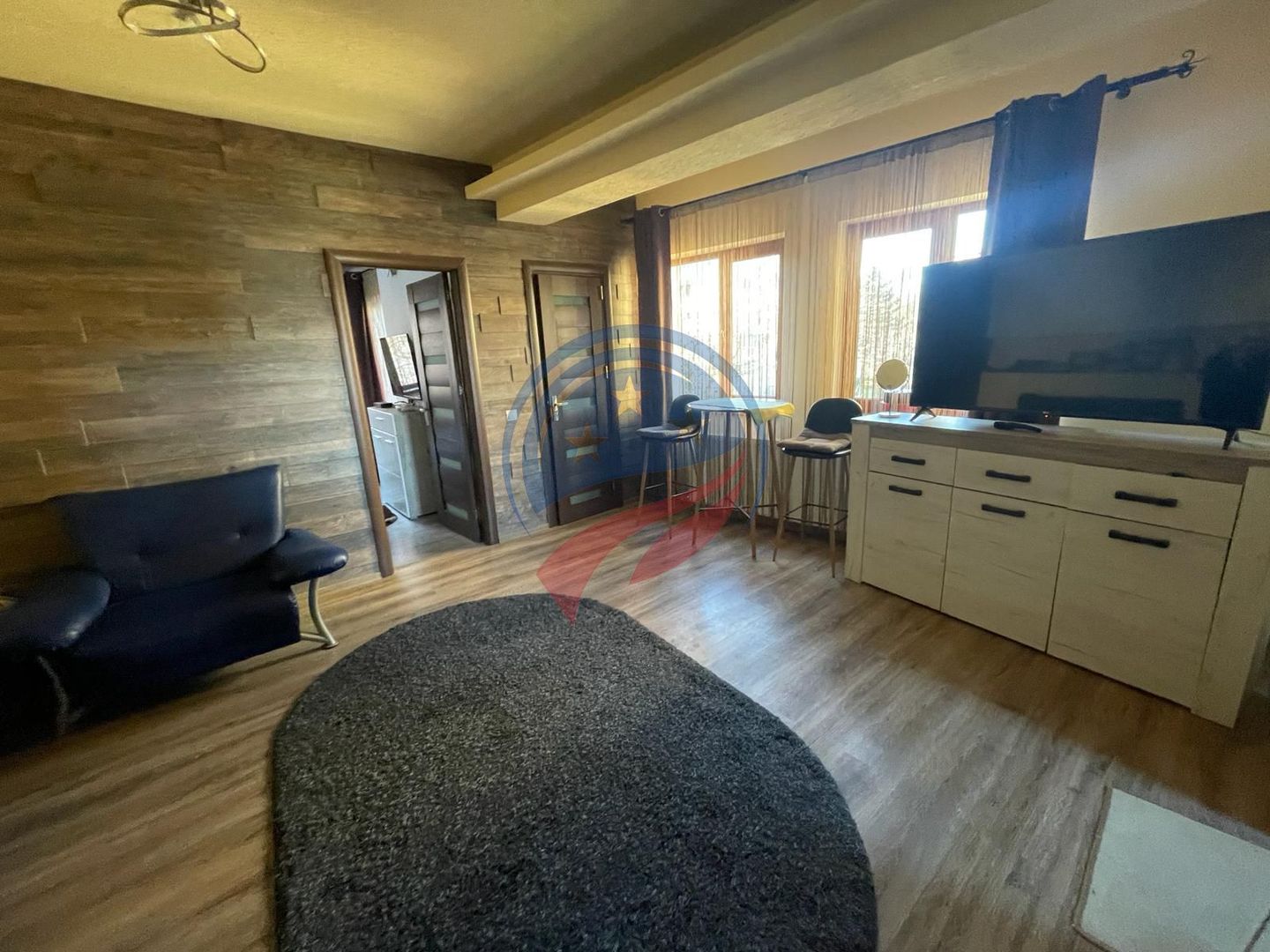 Casa moderna alcatuita din trei apartamente, zona Rovine - Poză 5