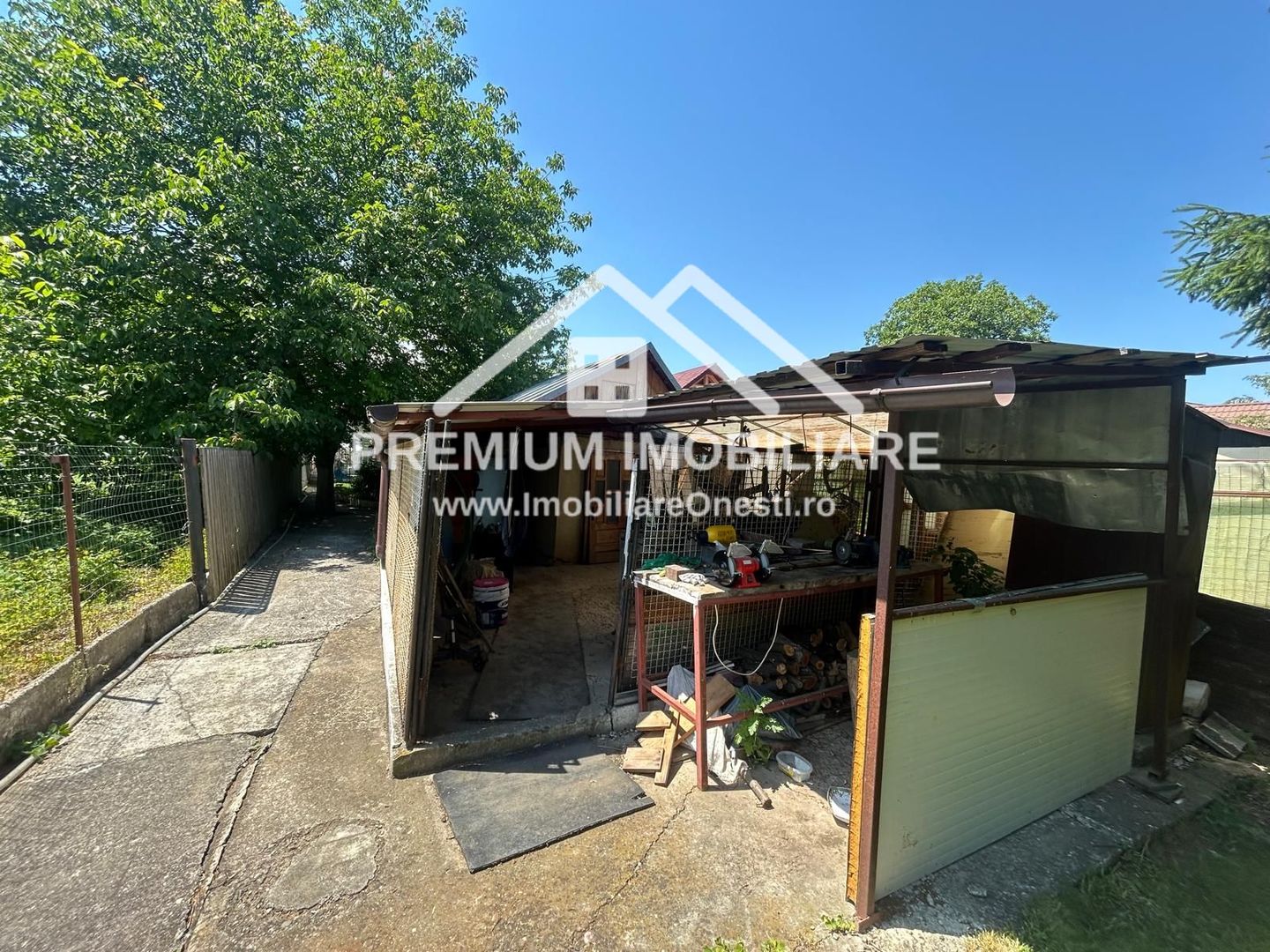 „Vilă cu piscină și teren 1.400 mp în zona Mal, Onești - Poză 44