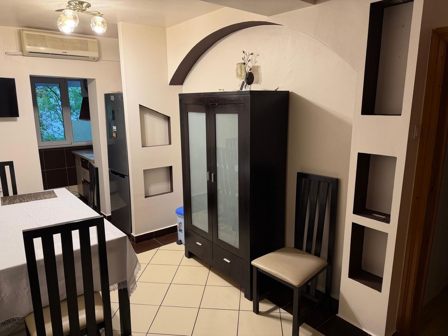 Apartament cu 3 camere, etaj 2, mobilat și utilat, zona GARA - Scoala 8; - Poză 2