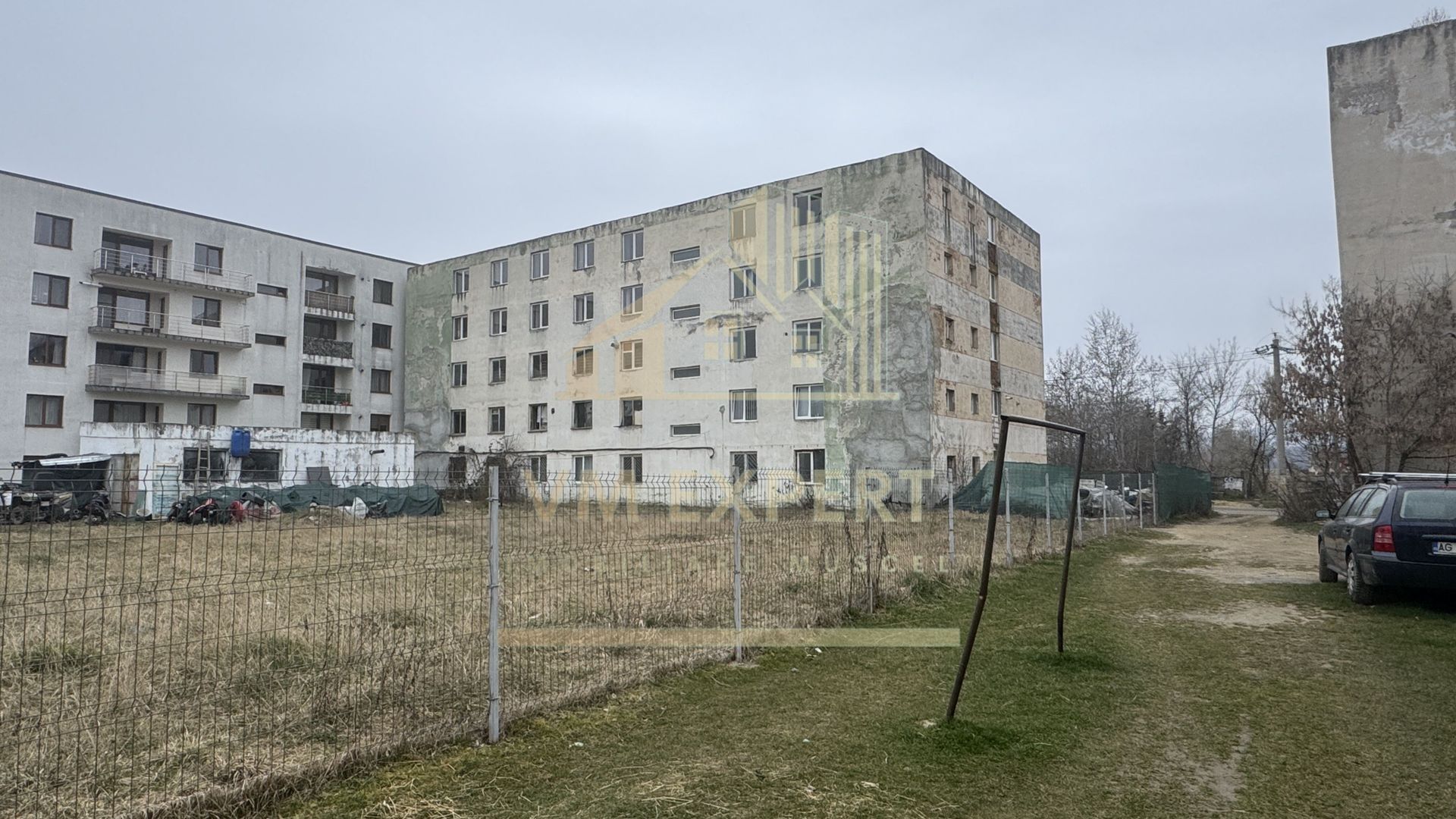 BLOC DE GARSONIERE P+4 SUPRAFAȚĂ UTILĂ 2135MP TEREN 2967 MP CĂMPULUNG - Poză 23