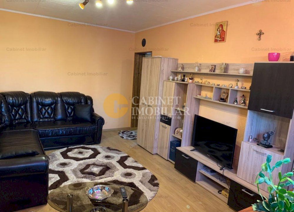 3 CAMERE DECOMANDAT - ETAJ INTERMEDIAR - ZONA PODU ROS - Poză 1