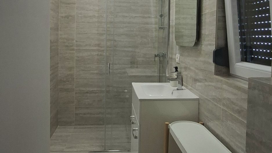 Apartament cu 2 camere si loc de parcare subteran - Poză 8