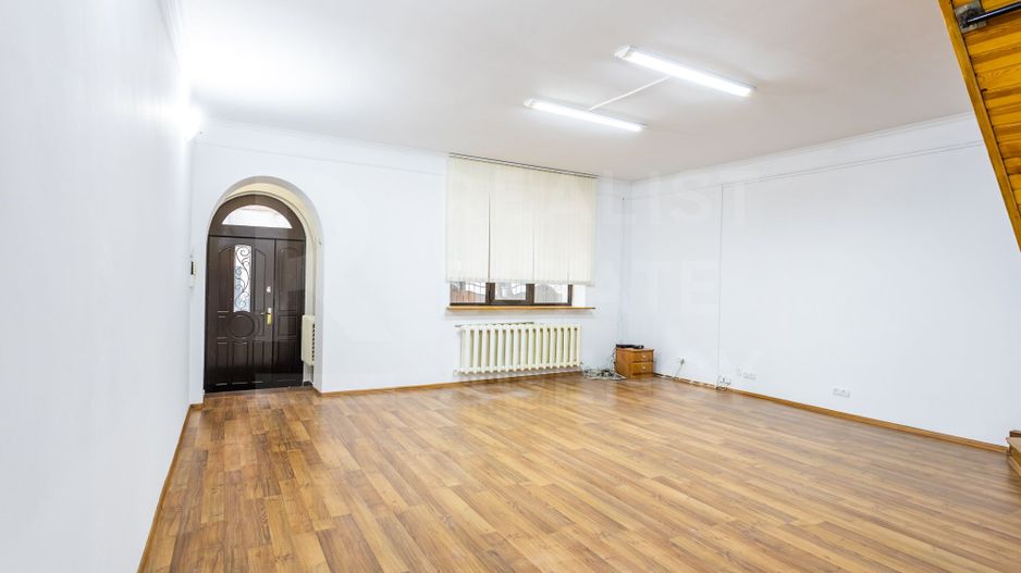 Vânzare, spațiu de birouri, 236 mp, strada București, Centru - Poză 8