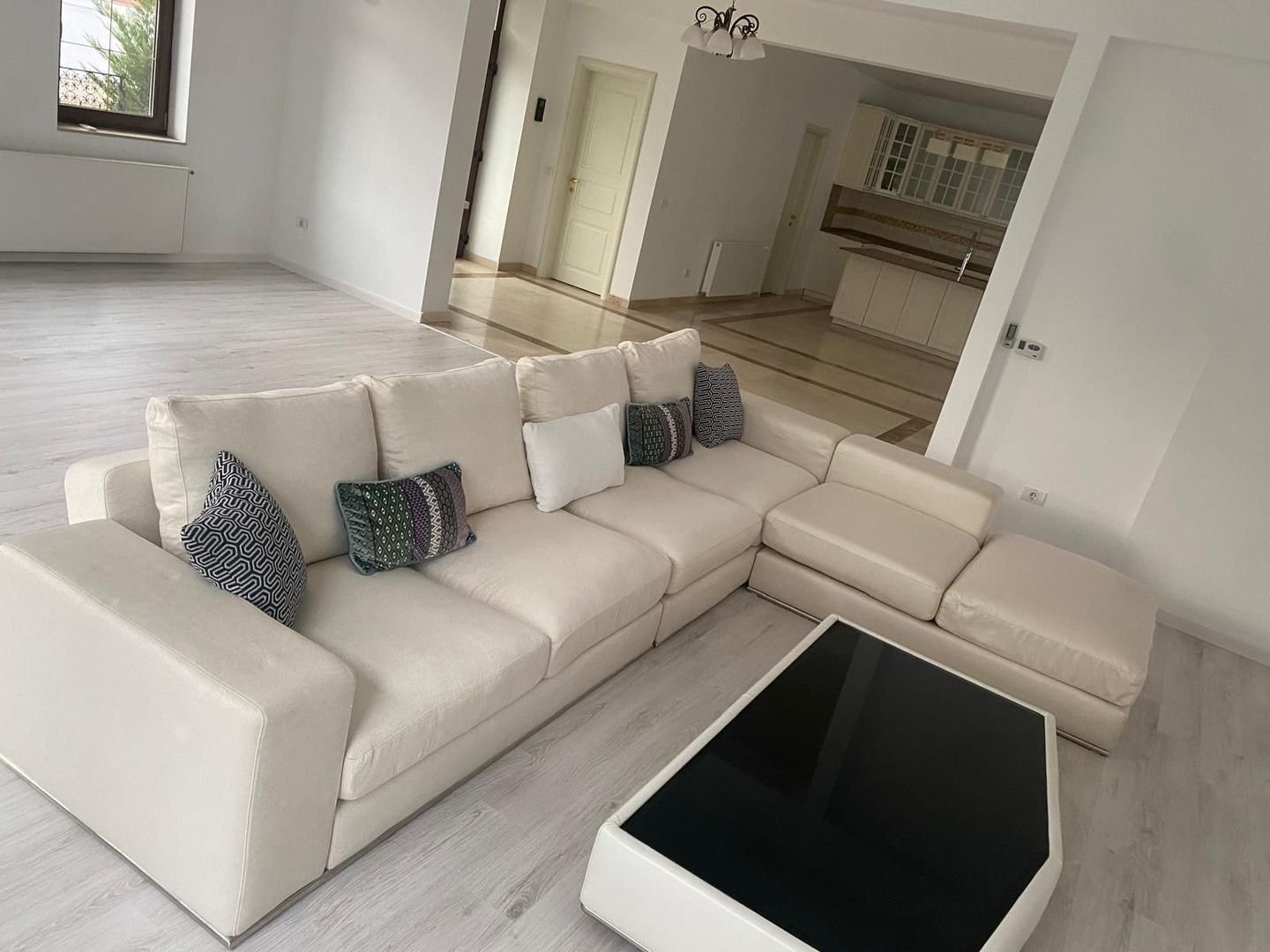 VILA CASA DE INCHIRIERE IN ZONA EROU IANCU NICOLAE PIPERA - Poză 4