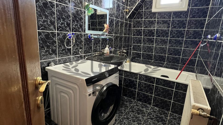 De vanzare- Apartament 3 camere str Luptei - Poză 4