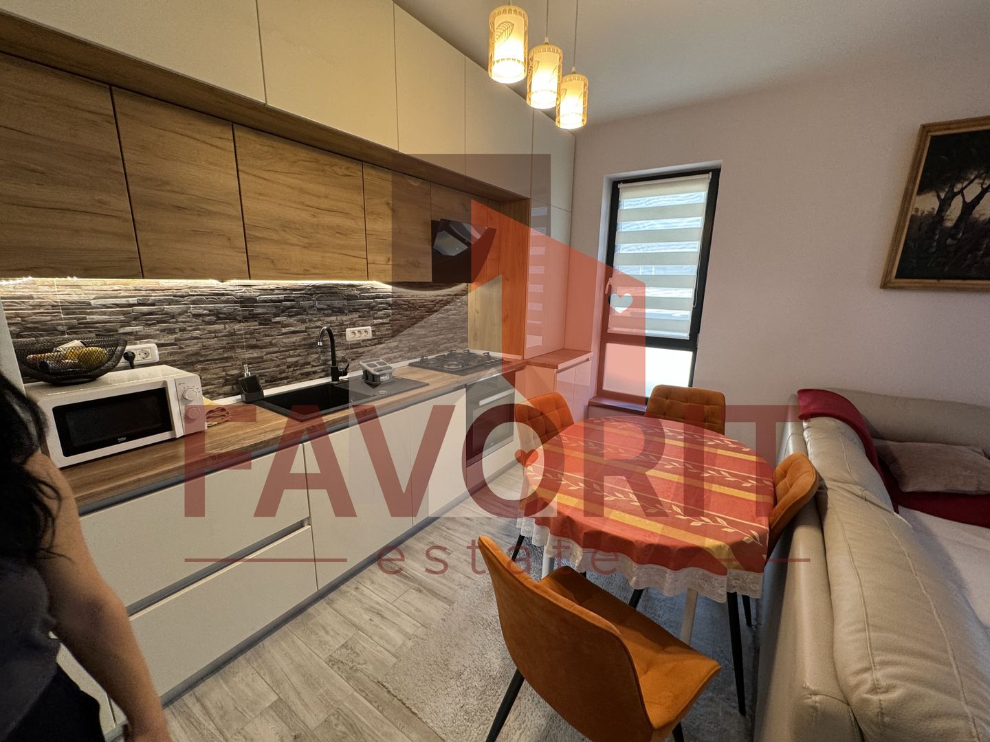 Terasa generoasa. Modern amenajat. - Poză 2