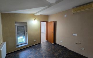 Etaj vila cu 5 camere, Dumbravita, Ideal pentru activitati comerciale - Poză 10