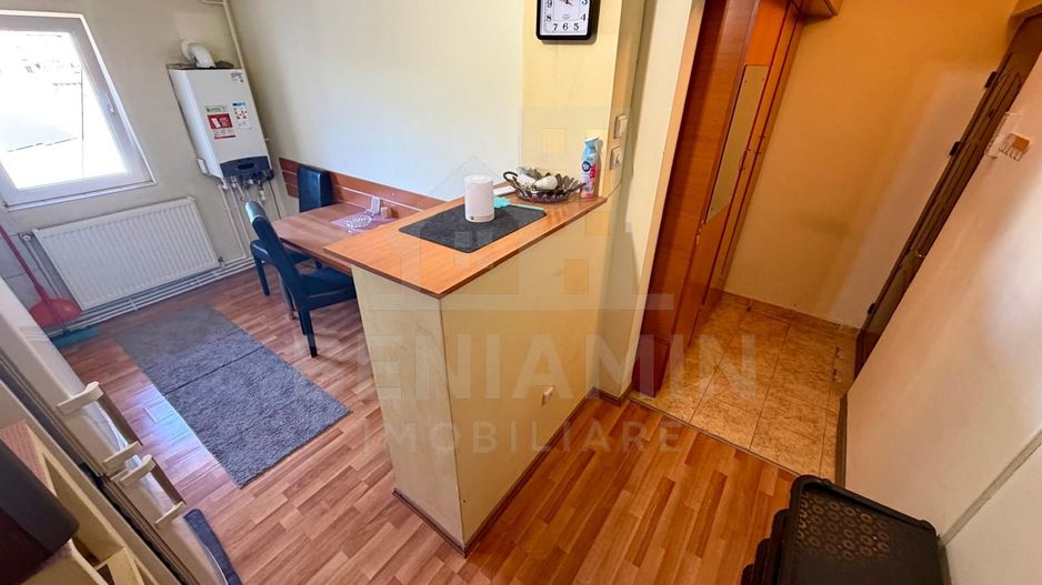 Apartament doua camere - centrala termica - Kaufland Craiovita etaj 3 - Poză 7