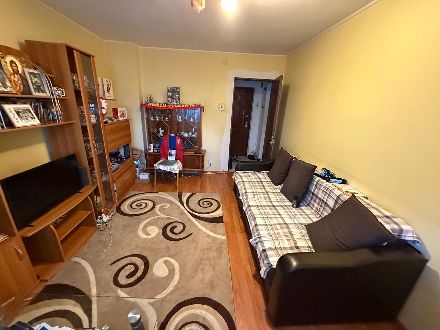Ap 3 camere - decomandat - Campina - strada Milcovului - Poză 2