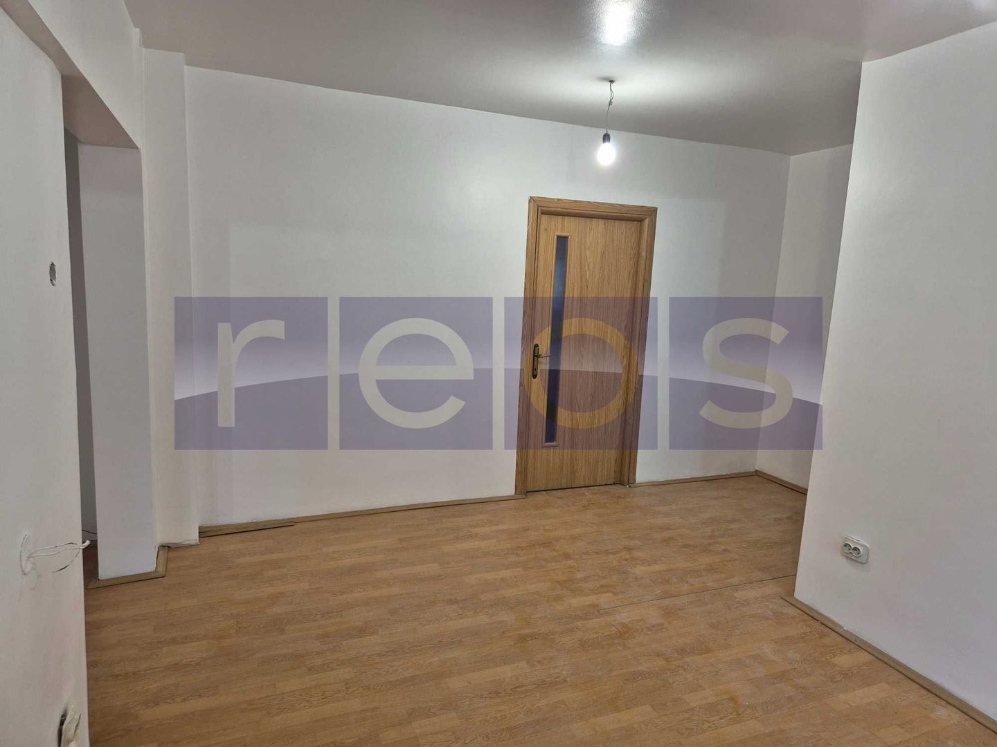 DE VANZARE APARTAMENT  4 CAMERE SPATIOASE  LUJERULUI  - METROU - Poză 3