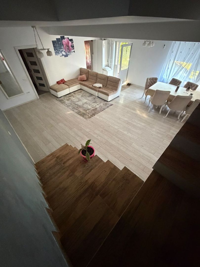 Sanandrei Casa Individuala Mobilata si Utilata, Panouri+Baterii - Poză 1
