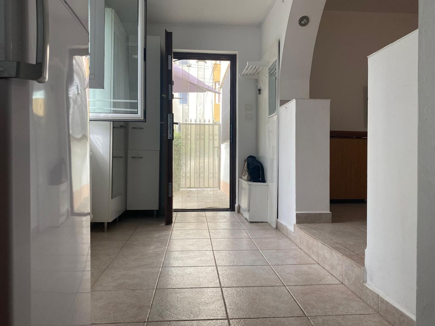 Modificat in 3 camere! Vanzare apartament in Targoviste-Micro 4 - Poză 7