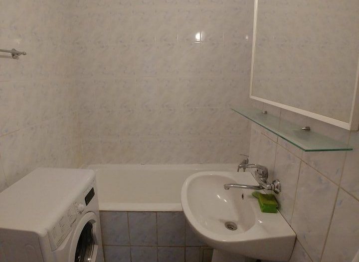 Inchiriem apartament 2 camere zona 1 Mai - Poză 12