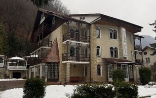 Hotel / Pensiune de vânzare în Central, Slanic-Moldova