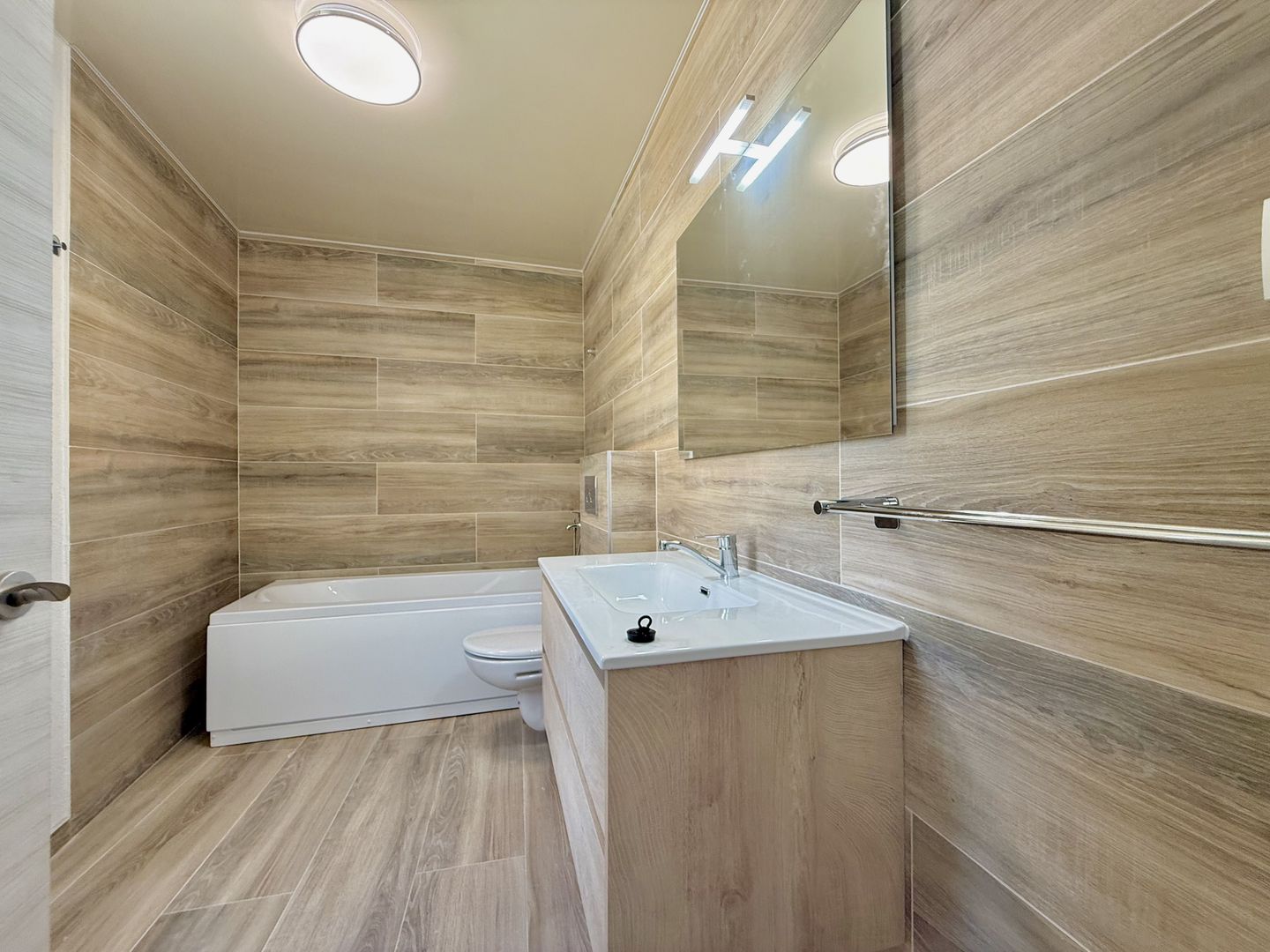 Casă premium de închiriat – Dumbrăvița - zona centrală - Poză 30