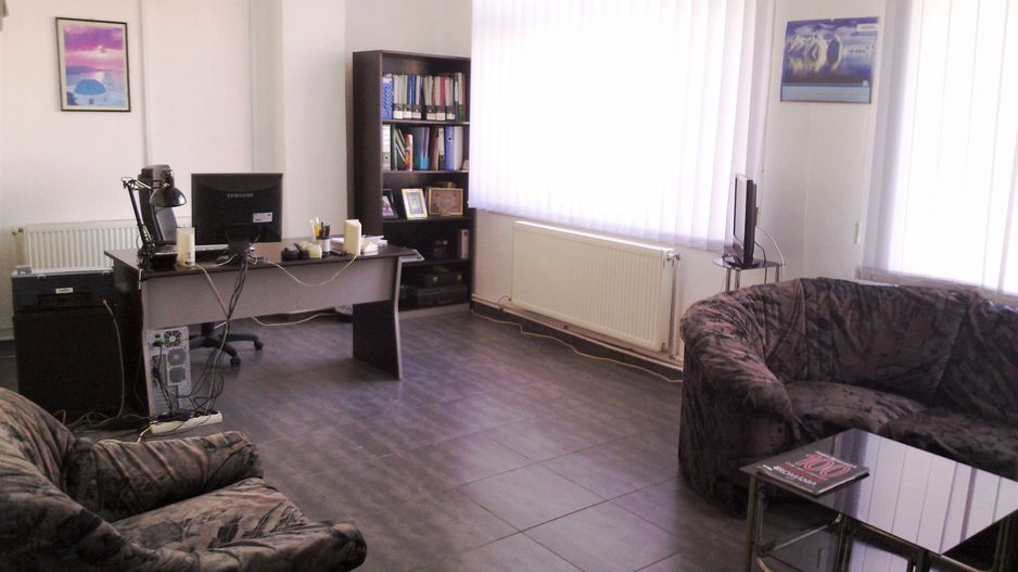 Cladire depozit si birouri cu chirias-Oportunitate investitie - Poză 6