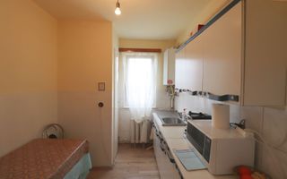 Apartament cu 2 camere | Balcon  |  Pivnita | zona Vasile Aaron - Poză 3