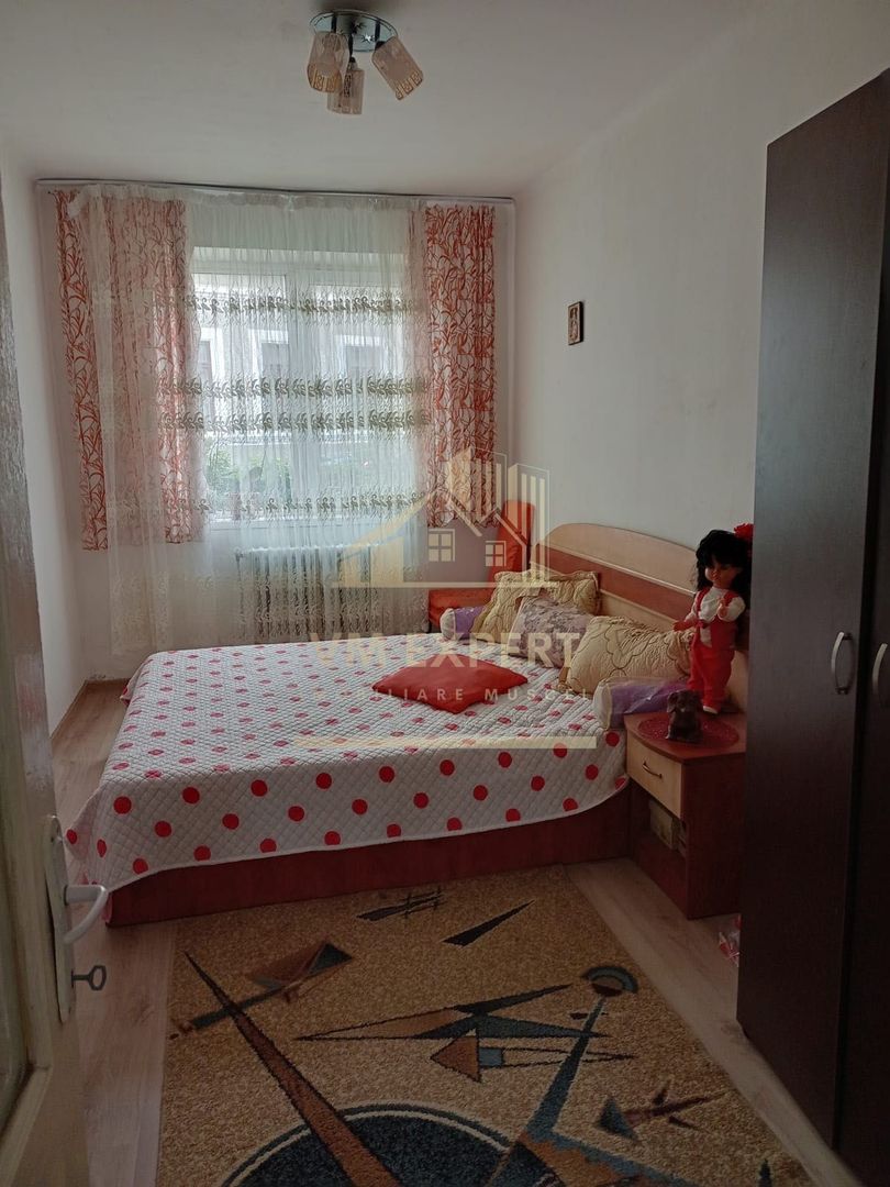 APARTAMENT 2 CAMERE PARTER CENTRU CAMPULUNG - Poză 1