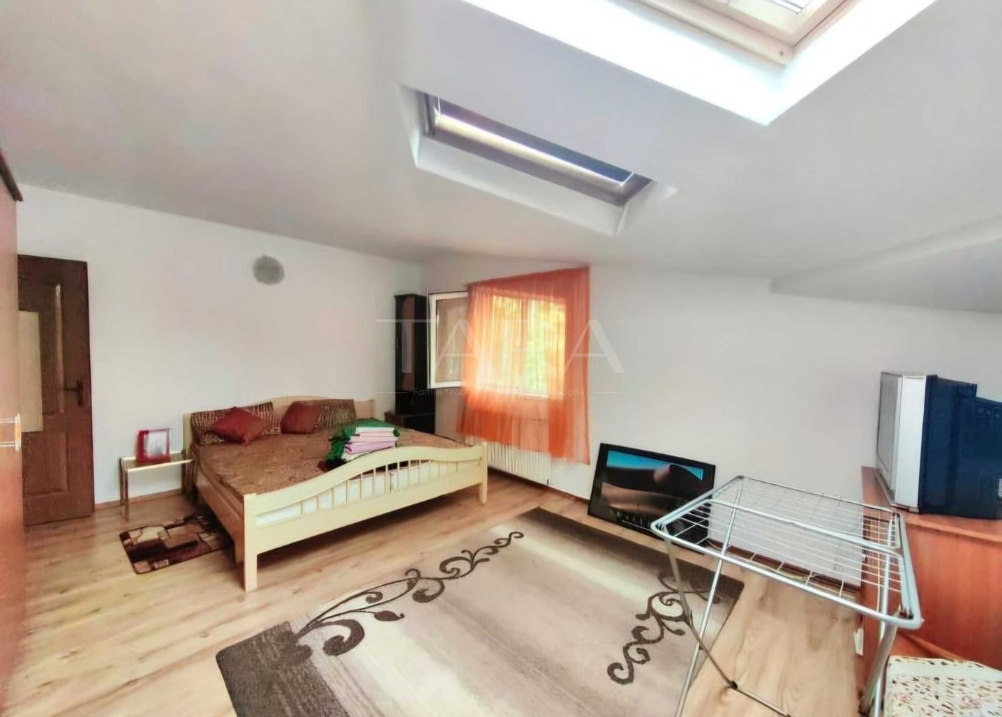 Apartament cu 3 camere de vânzare în cartierul Plopilor. - Poză 2