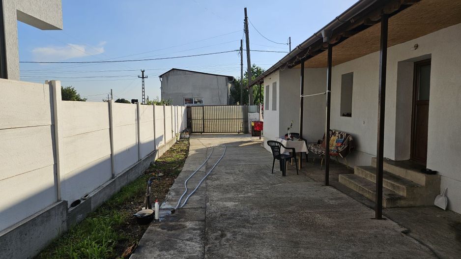Vanzare casa Albota la intrare - Poză 7
