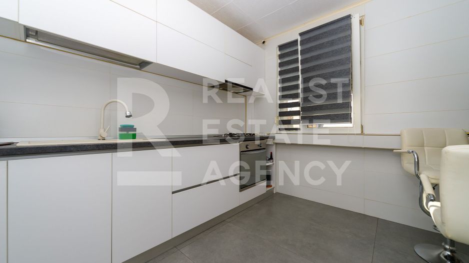 Vânzare, apartament, 3 camere, zona Drumul Taberei - Poză 1
