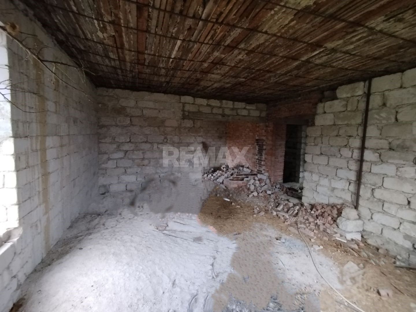 Casă cu 3 camere 106 m.p în com. Chetrosu, raionul Anenii Noi - Poză 19