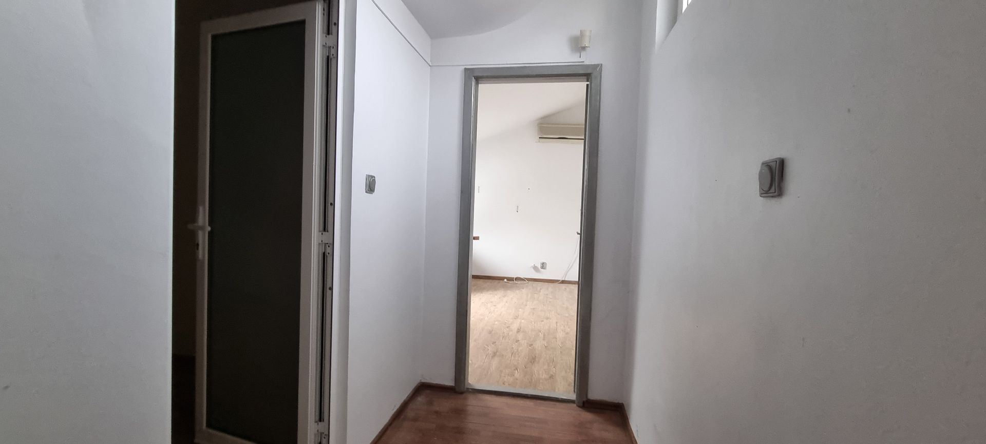 Casă P+M, 4 camere, str Lebedei, singur in curte - 600 E. Comision 0 - Poză 12