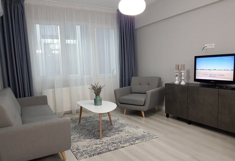 Închiriere 2 Camere Ultracentral, Vedere Dambovita, Renovat - Poză 1