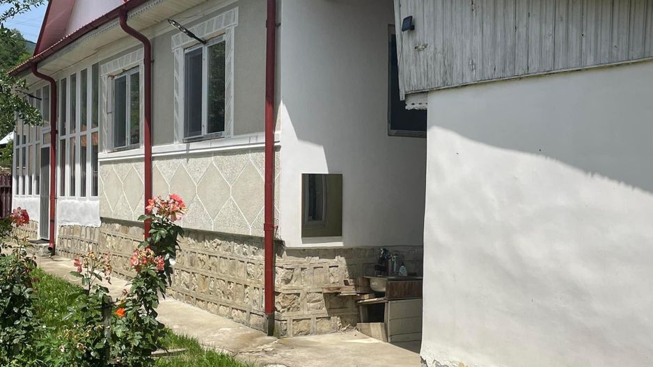 Se vinde casa si teren,  intravilan Tulnici/VN - Poză 5