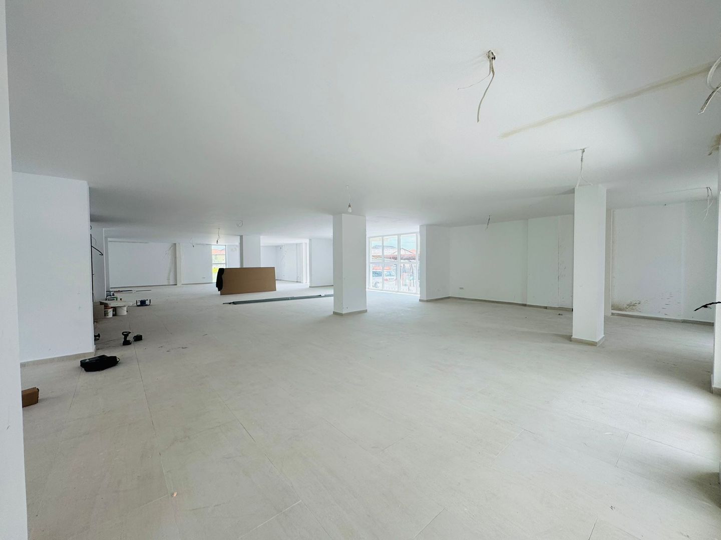 Spatiu comercial de inchiriat Micalaca, Vad Intens disponibil 03.2025 - Poză 1