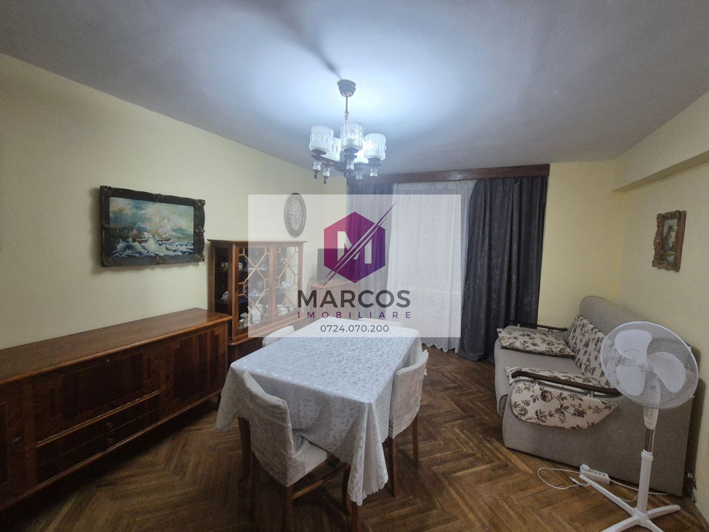 Vand apartament 3 camere Centru - Poză 2