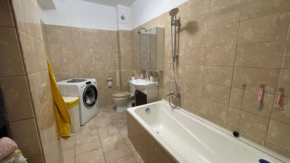 Apartament cu doua camere, zona Petrom. Confortabil si accesibil! - Poză 6